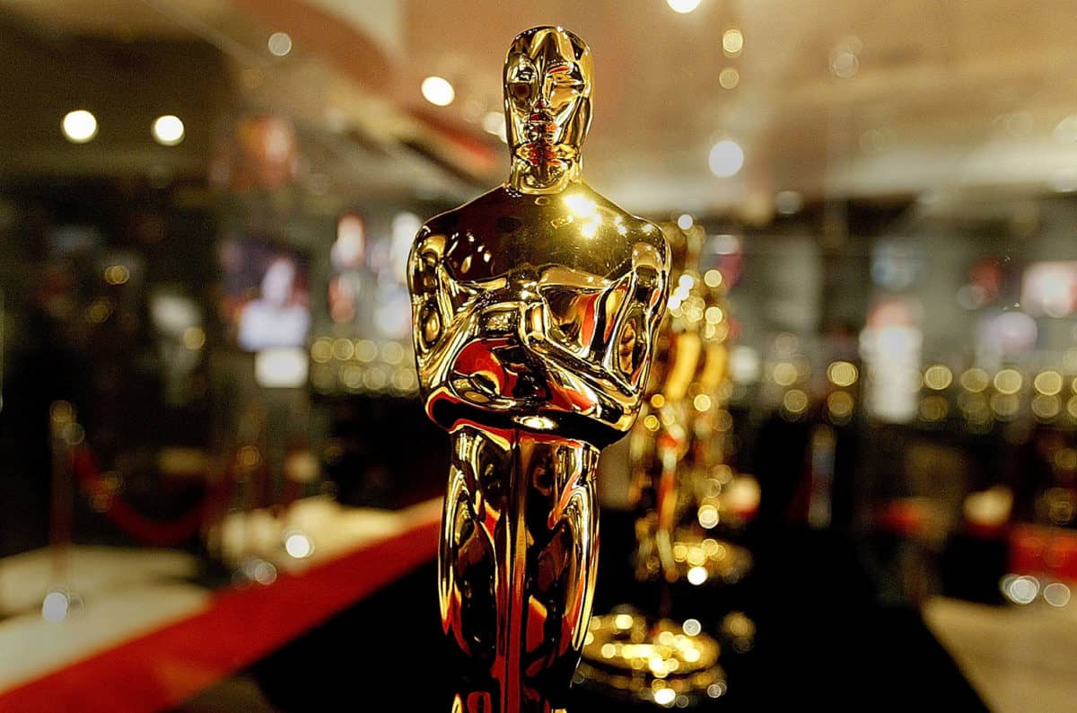 oscar-statue-billboard-1548