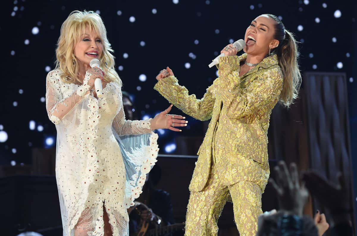 miley-cyrus-dolly-parton-live-performance-billboard-1548