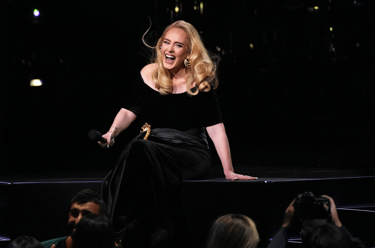 adele-las-vegas-4-2022-billboard-1548