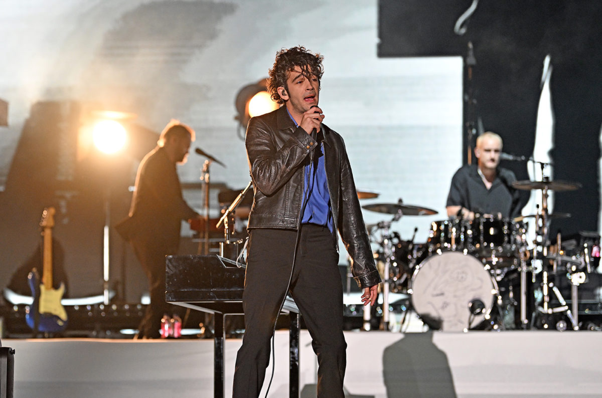matty-healy-the-1975-live-2022-billboard-1548