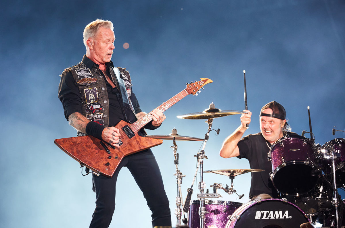 metallica-lollapalooza-day-1-2022-billboard-1548781305