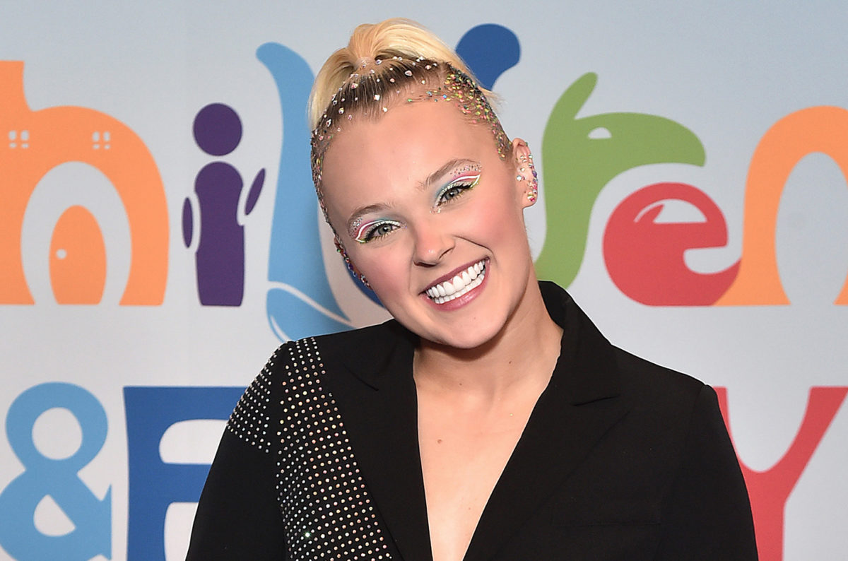 jojo-siwa-2022-dec-b-billboard-1548402669