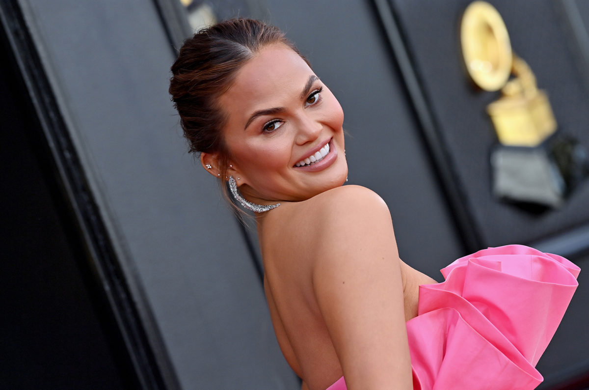 chrissy-teigen-64-billboard-2022-1548504313