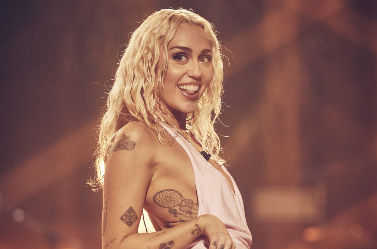 miley-cyrus-nye-party-2023-billboard-1548297314
