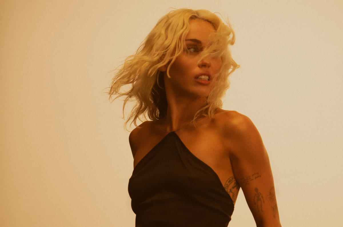 miley-cyrus-cr-jonnie-chambers-press-2023-billboard-154843437
