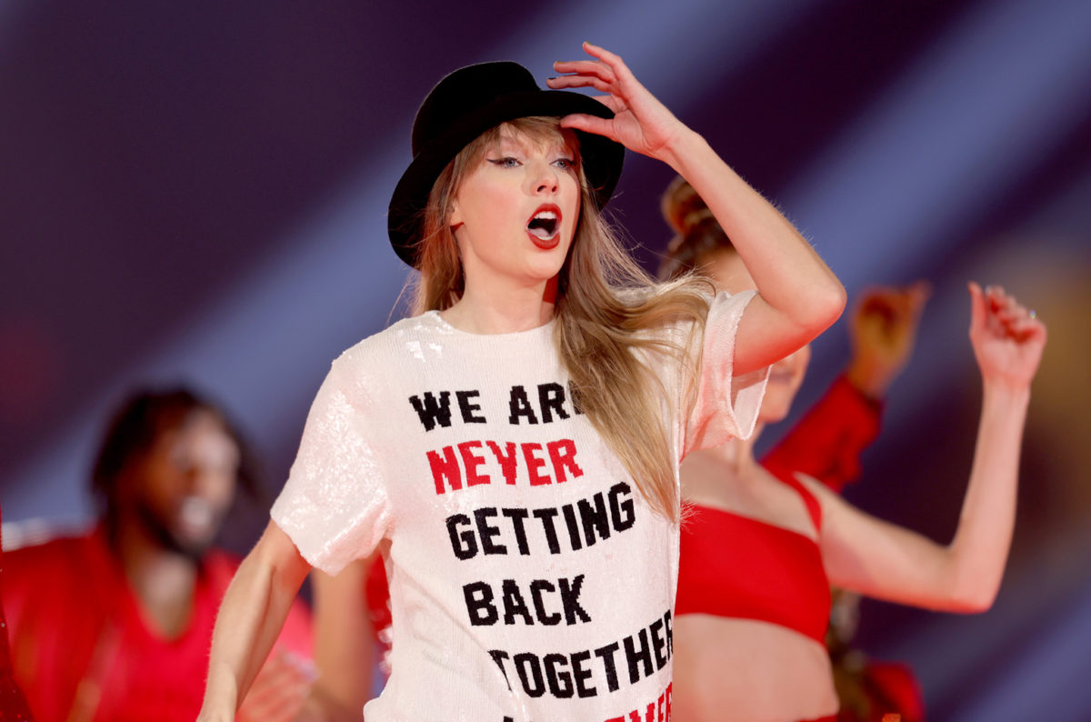 taylor-swift-arlington-2023-eras-tour-billboard-1548109618