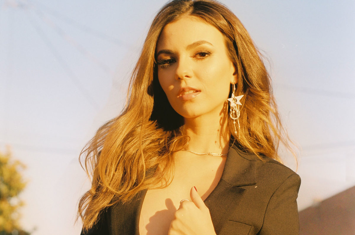 victoria-justice-cr-al-kalyk-press-2021-billboard-1548-1614971766354567