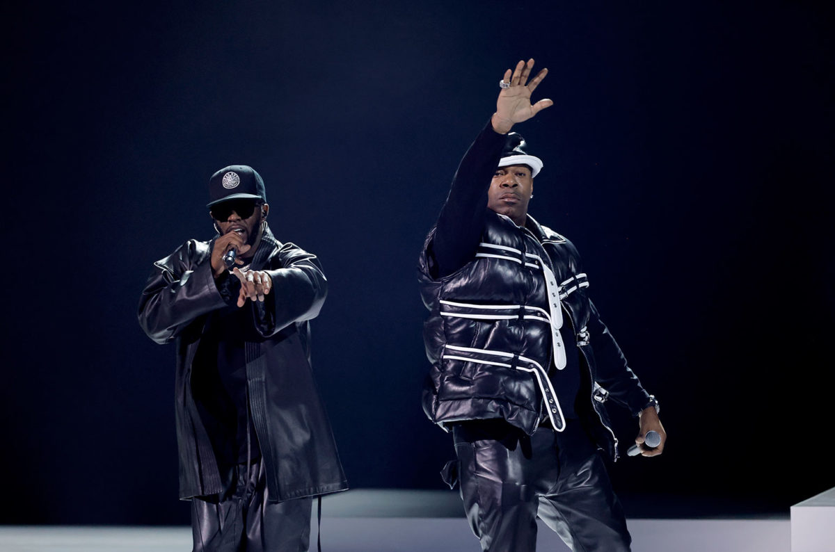 sean-diddy-combs-and-busta-rhymes-show-bet-awards-2022-billboard-154818306