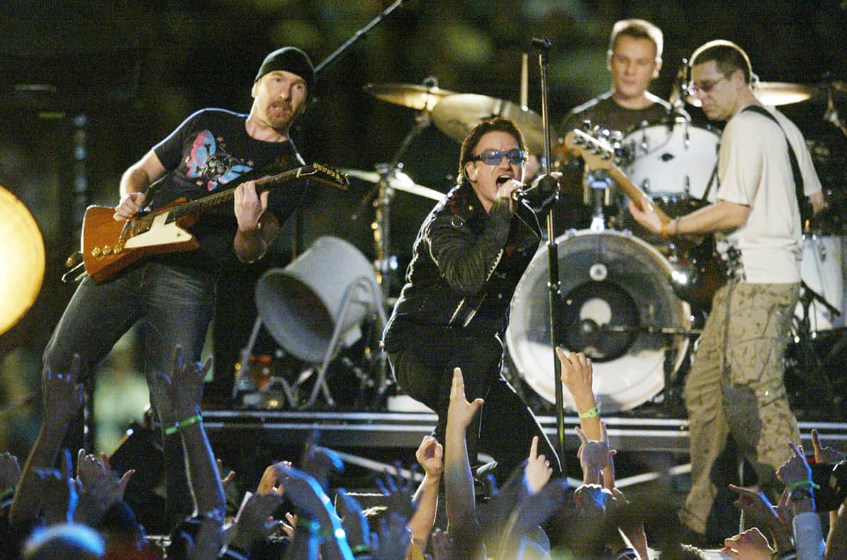 u2-super-bowl-xxxvi-halftime-show-2002-billboard-1548296381