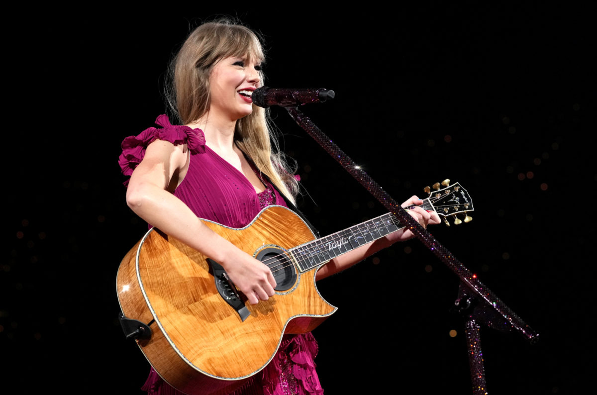 taylor-swift-eras-tour-acoustic-guitar-march-17-2023-billboard-1548920491