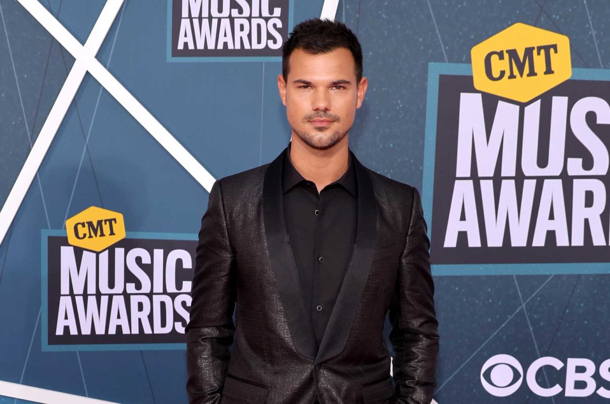 taylor-lautner-2022-billboard-1548953009