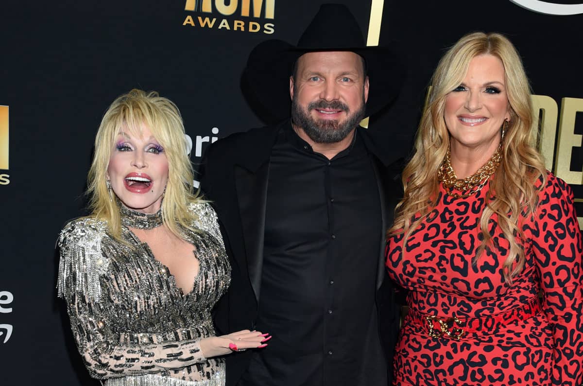 dolly-parton-garth-brooks-trisha-yearwood-acm-2023-billboard-1548952469
