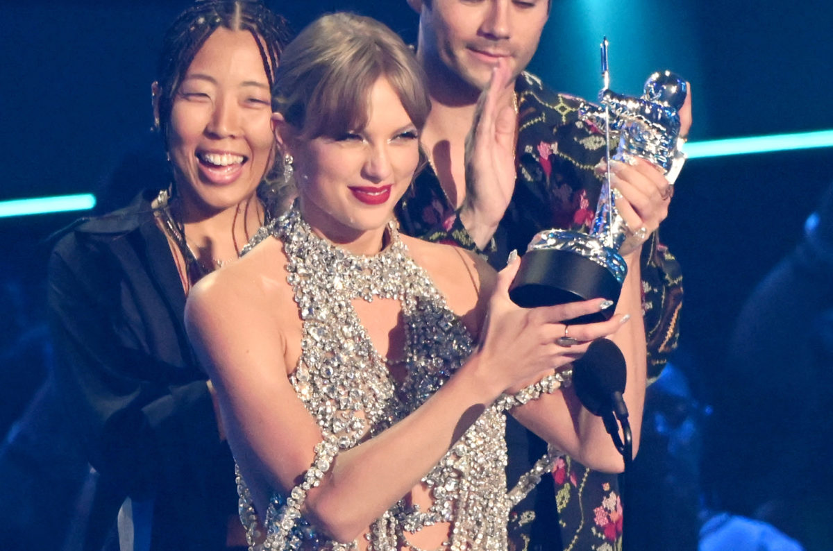 taylor-swift-2022-mtv-vmas-show-billboard-154826321