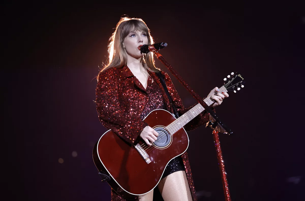 02-taylor-swift-eras-b-billboard-1548894679