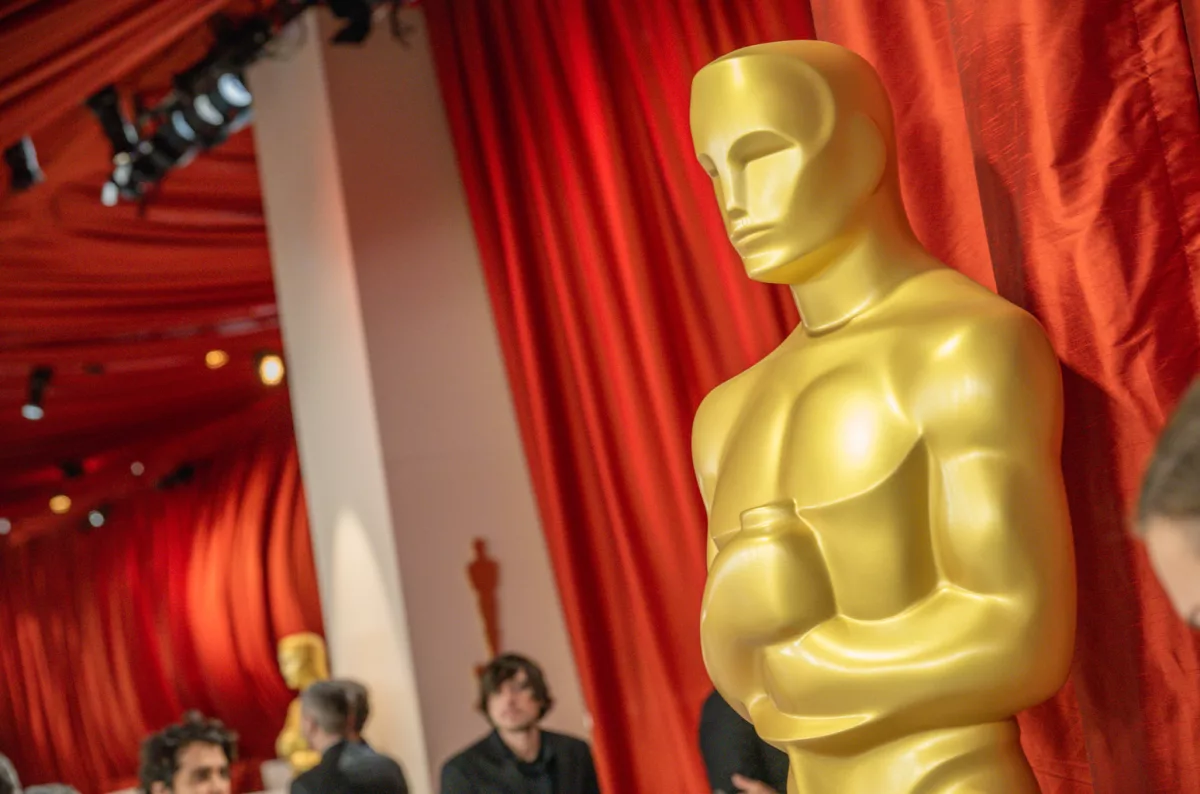 02-statue-oscars-2023-billboard-1548800850