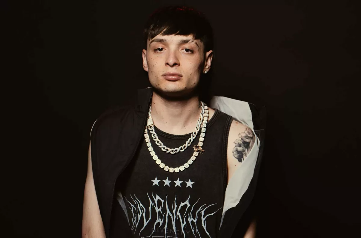 peso-pluma-cr-arenovski-press-2023-billboard-1548417408