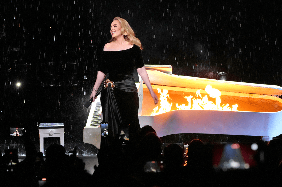 adele-las-vegas-3-2022-billboard-1548689070