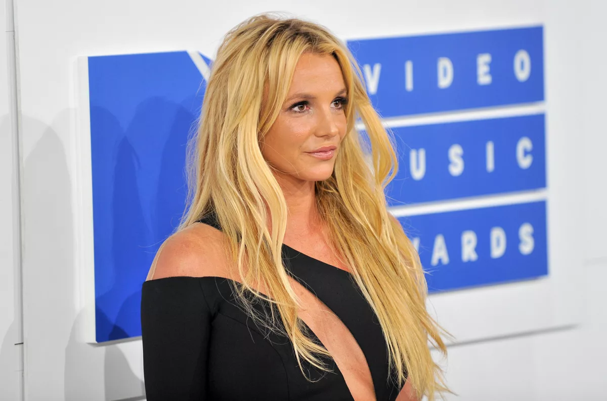 britney-spears-mtv-vmas-c-s-2016-billboard-espagnol-1548751408