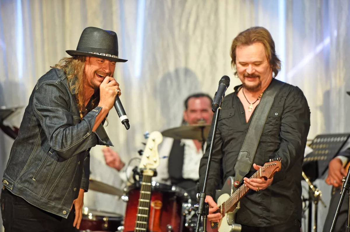 kid-rock-and-travis-tritt-2017-billboard-1548464284