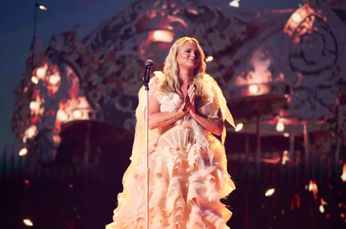 miranda-lambert-acm-show-2023-billboard-1548723362