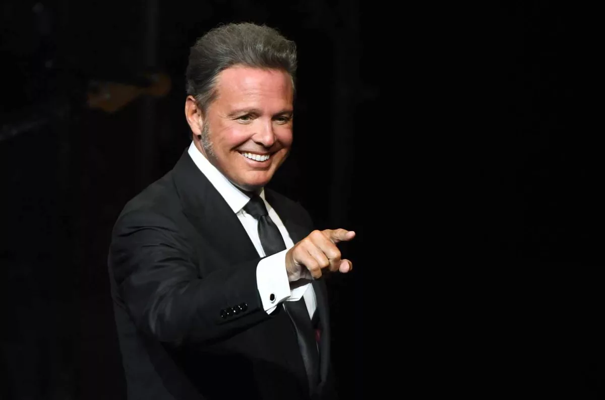 luis-miguel-2019-billboard-1548-1790827