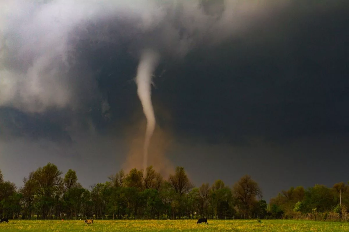 tornado-chasing-in-kansas-740290