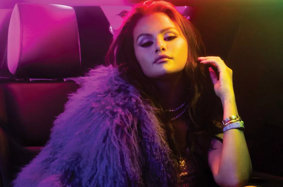 selena-single-soon-cover-crop-billboard-1548685859