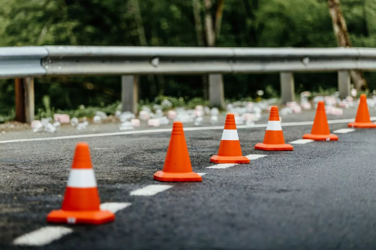 orange-traffic-cones-2387603