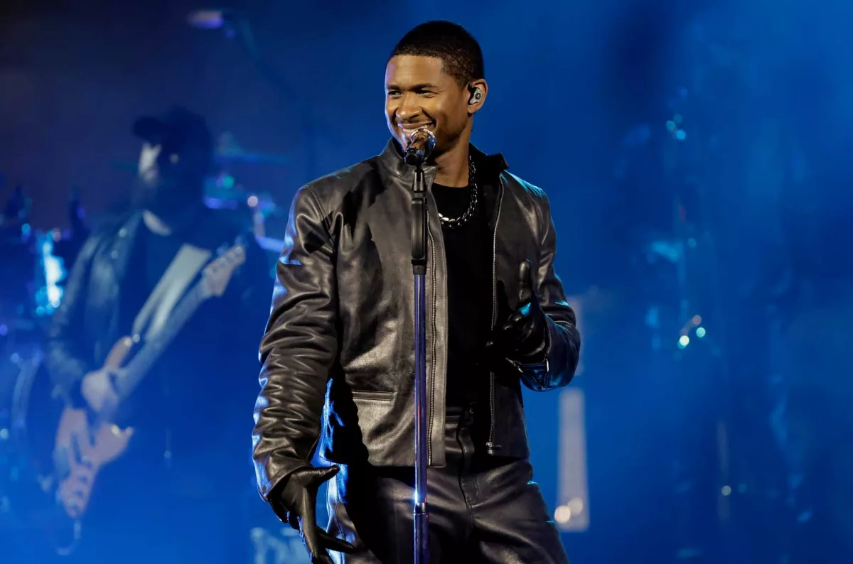usher-iheartradios-living-black-2023-block-party-billboard-1548842678