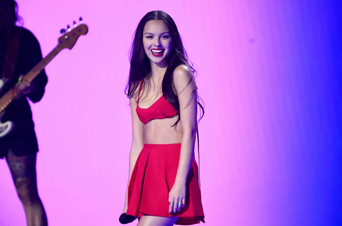 03-olivia-rodrigo-2023-vma-show-a-billboard-1548943284