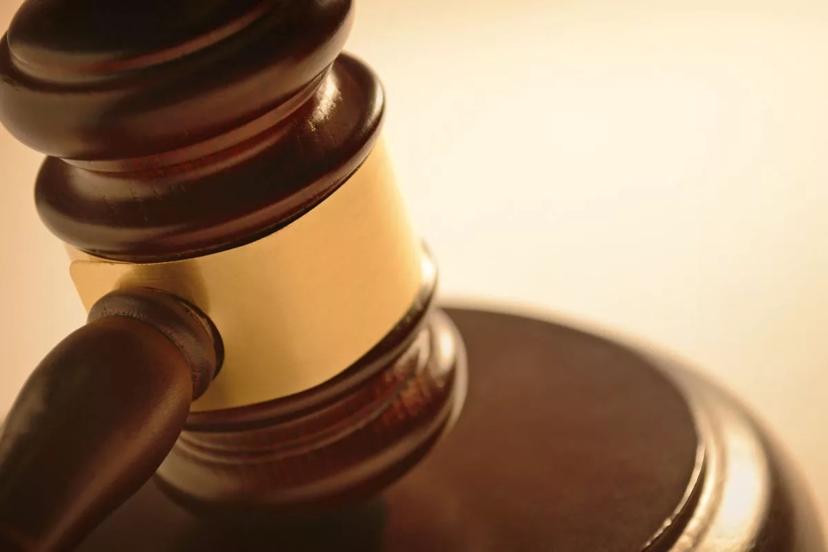 judge-or-auctioneers-gavel-48838