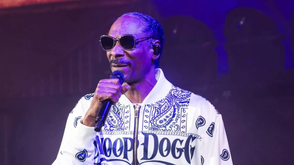 Snoop Dogg and country artist Chris Stapleton cover Phil Collins’ ‘In the Air Tonight’