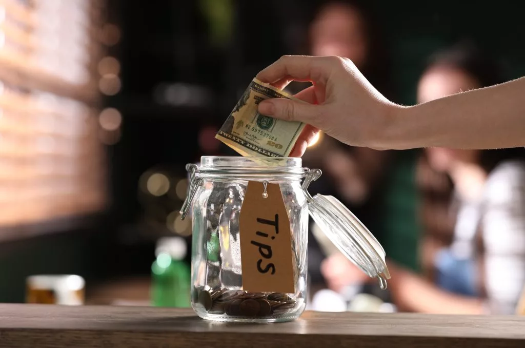 tipping-1024x678546441-1