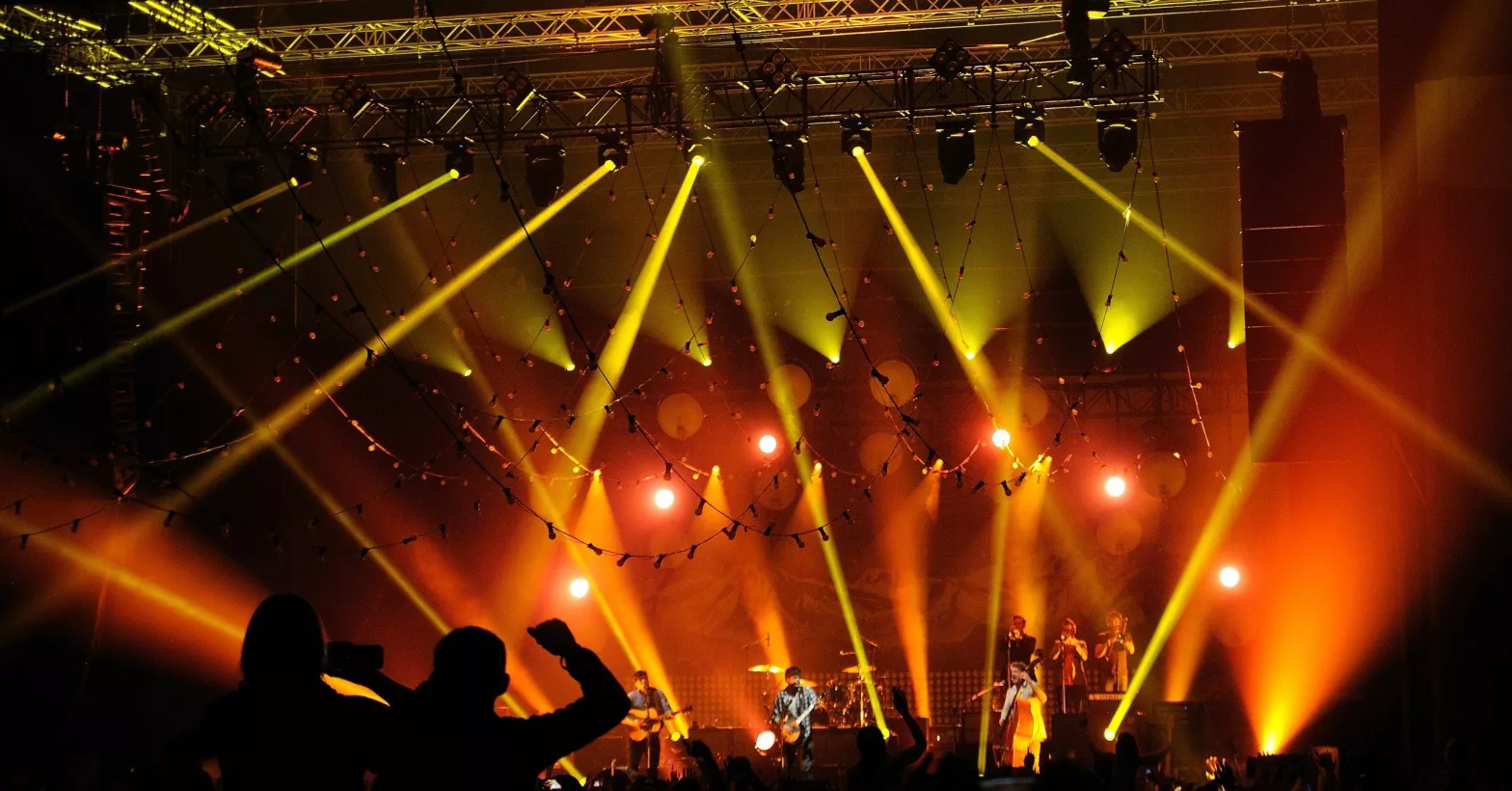 country-concert-d-scaled-e1696876360707604874