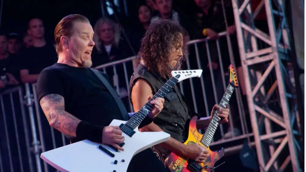 shutterstock_2210357241273442