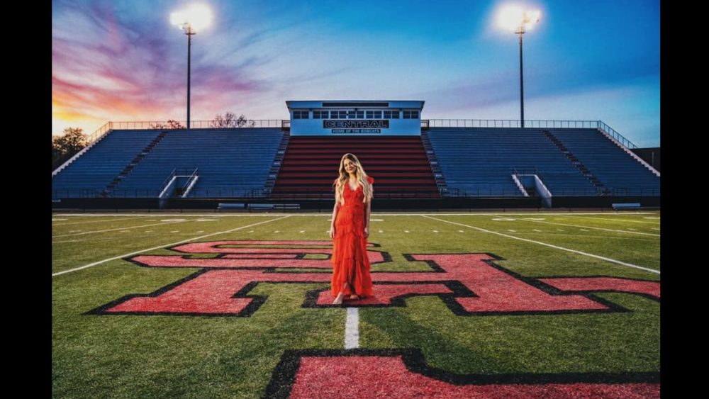 kelsea-ballerini-half-of-my-hometown-football-field-headline