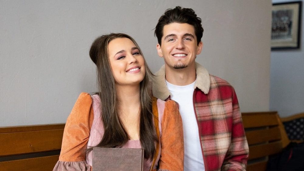 gabby-barrett-and-cade-foehner-headline-pick-me-up-video-2