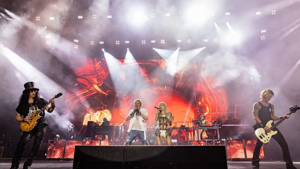 carrie-underwood-guns-n-roses-headline-1-credit-jeff-johnson-7-2-22