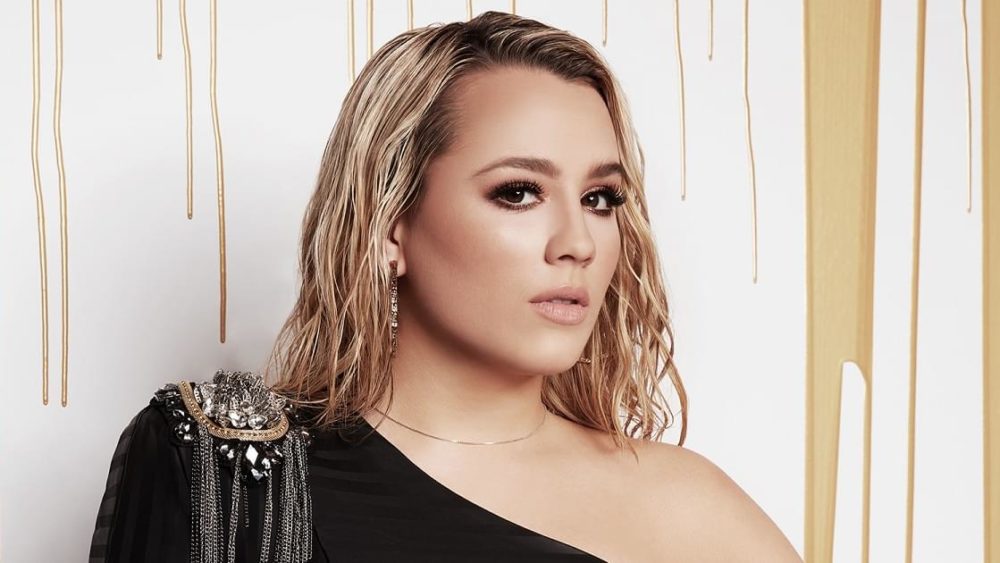 gabby-barrett-headline-credit-robby-klein-3