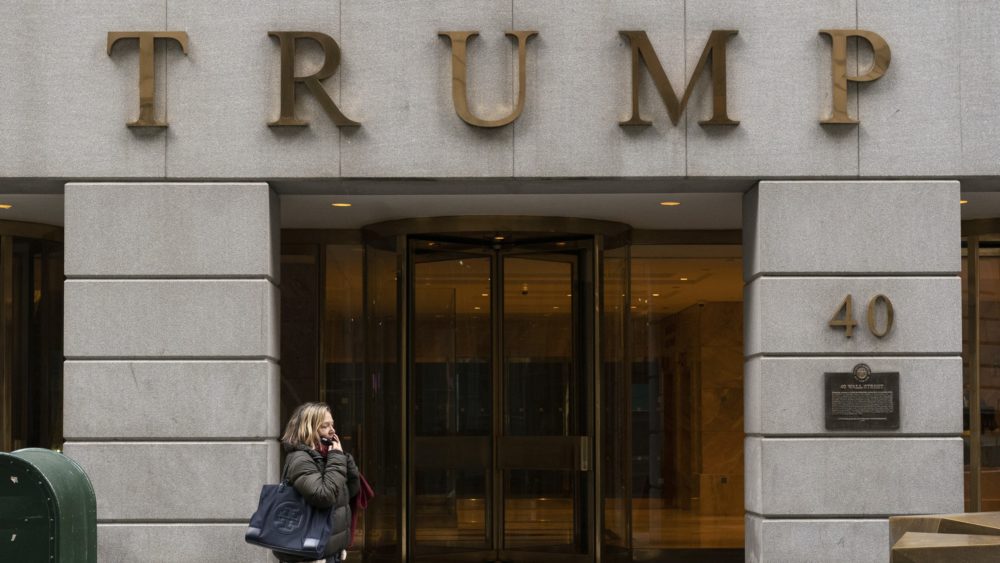 trump-sign-e1673607566827