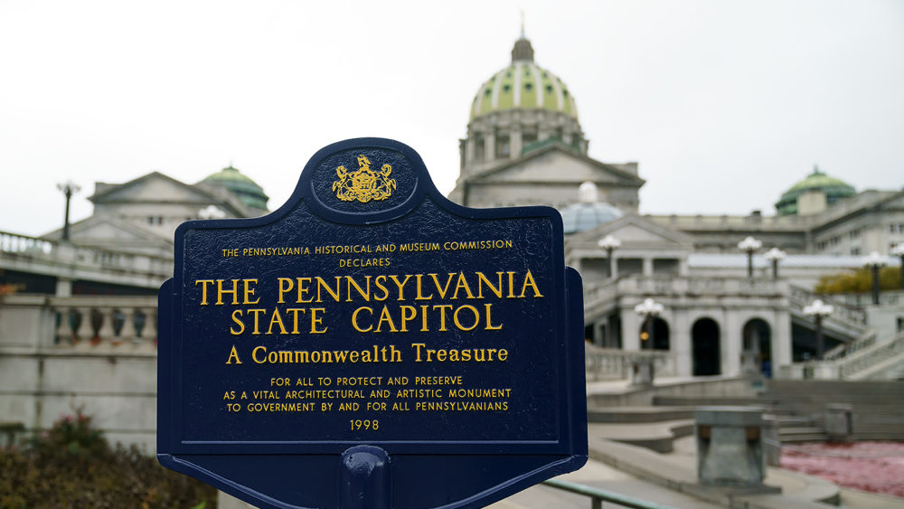 harrisburg_pa_capitol_102622gn6_w214105