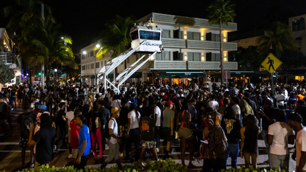 miamibeach_springbreak_ap360051