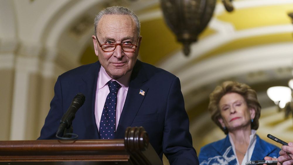 schumerchuck_032223gn07_w767710