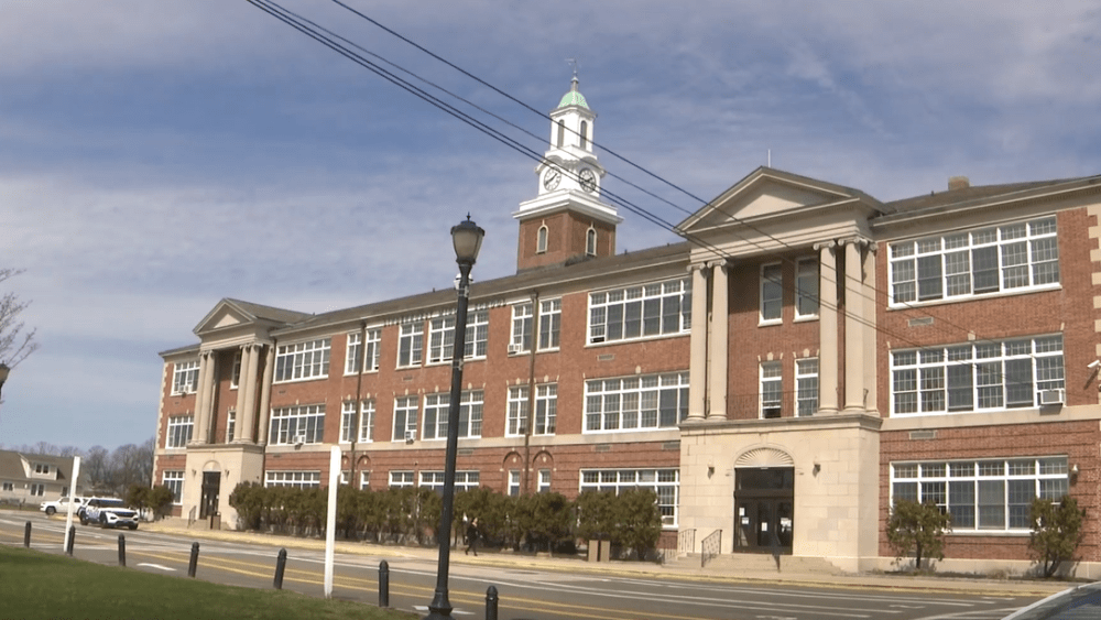 lindenhurst-middle-school487913