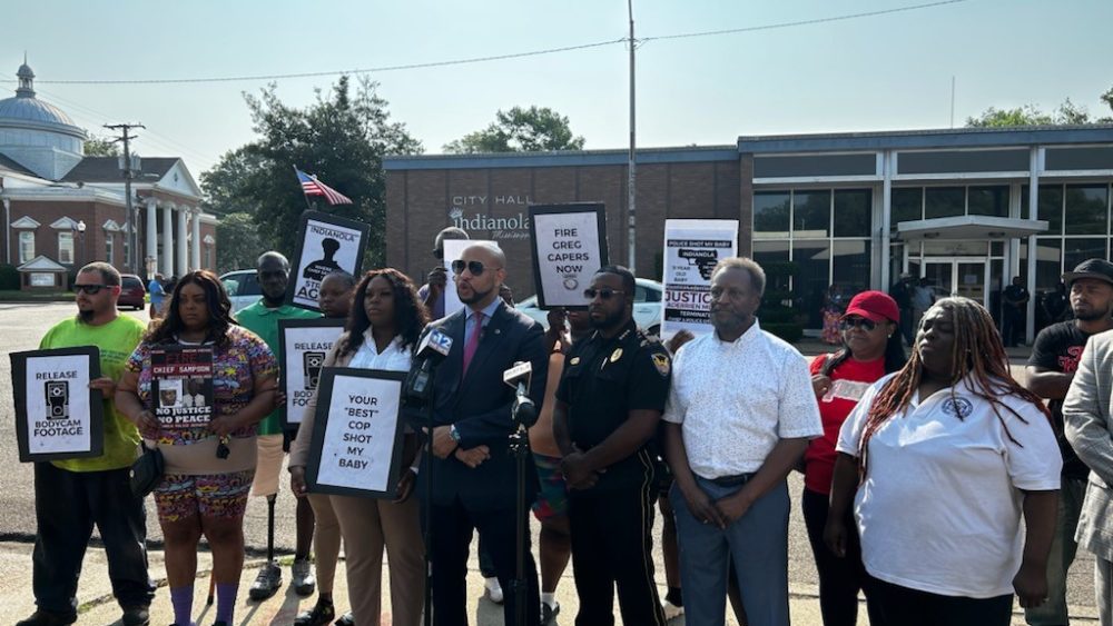 protesters-rally-in-indianola-after-11-year-old-shot-in-chest-by-officer110107