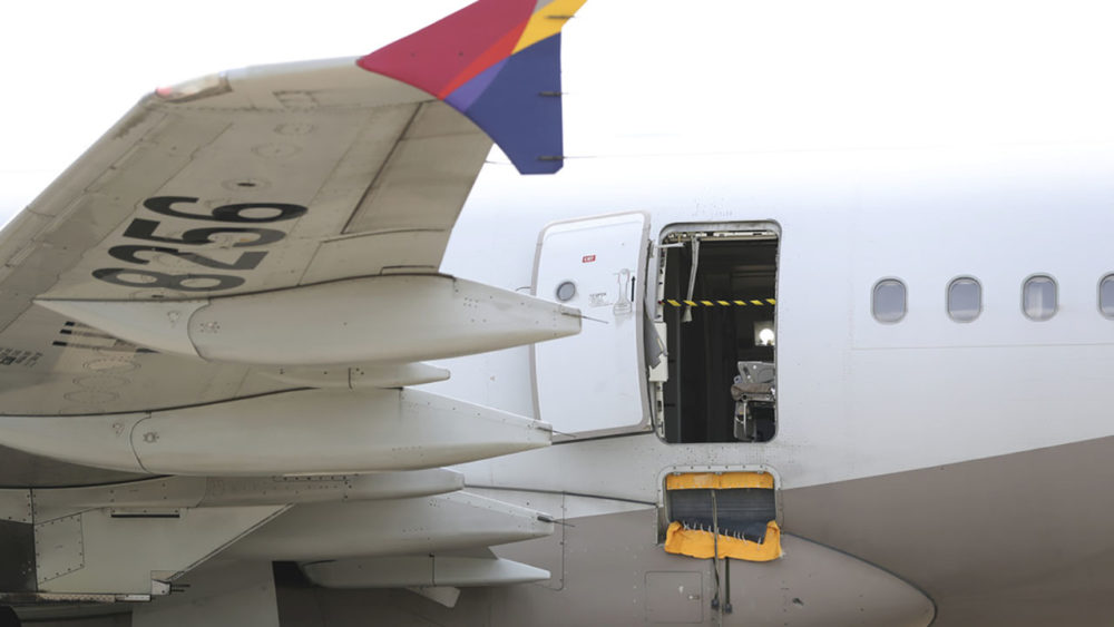planedoor729431
