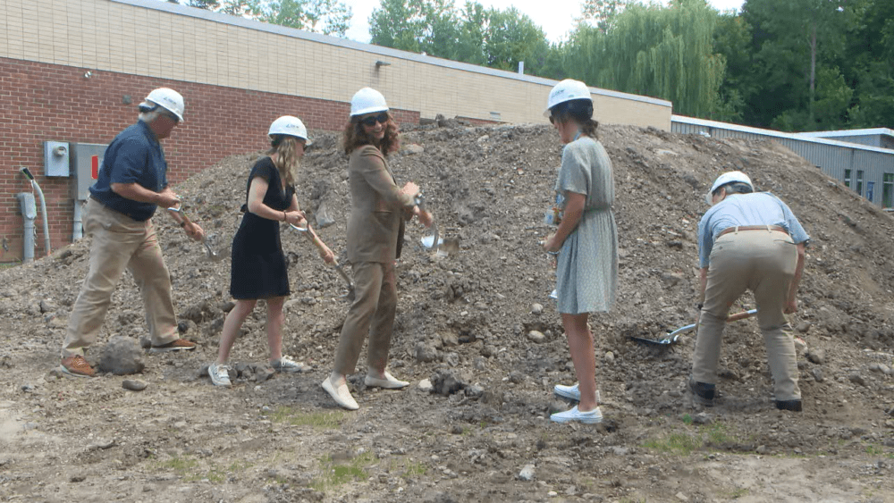 groundbreaking638086