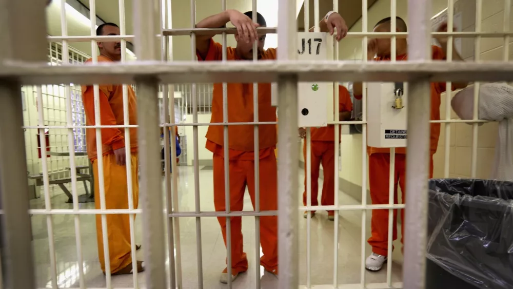 gettyimages-prisoners-inmates-2019613831