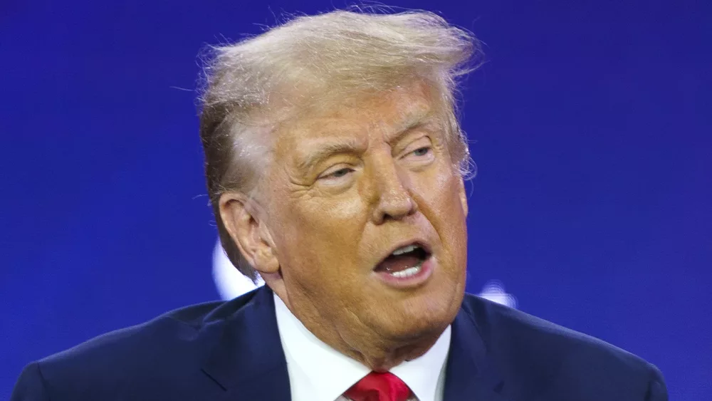 trumpdonald_062423gn47_w765229