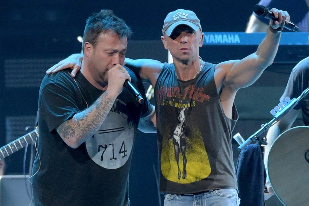 kenny-chesney-uncle-kracker-when-the-sun-goes-down